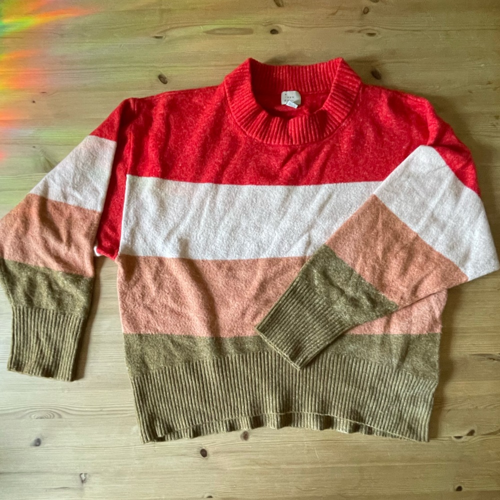 ≣ Crew Neck Striped Sweater ≣